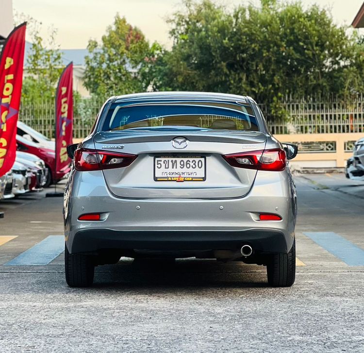 Mazda Mazda 2 2017 1.3 High Connect Sedan เบนซิน ไม่ติดแก๊ส เกียร์อัตโนมัติ เทา รูปที่ 4