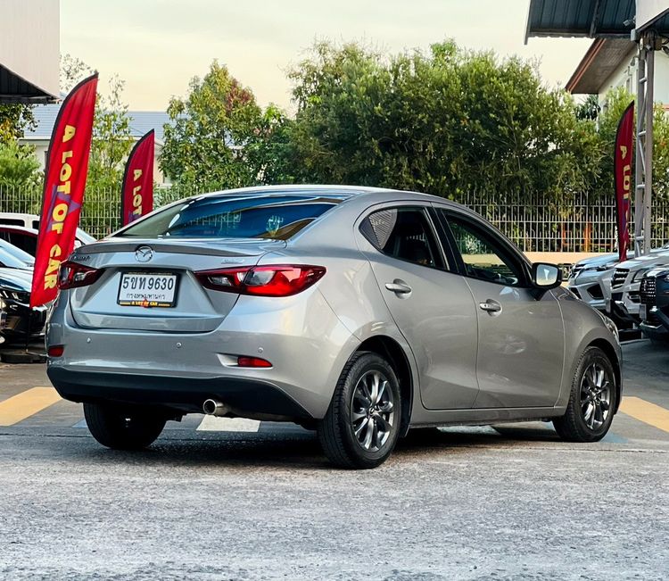 Mazda Mazda 2 2017 1.3 High Connect Sedan เบนซิน ไม่ติดแก๊ส เกียร์อัตโนมัติ เทา รูปที่ 3