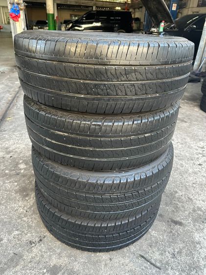 ยางมือสองมี4เส้น Goodyear 215-65-16ปี23 เส้นละ 900 บาท