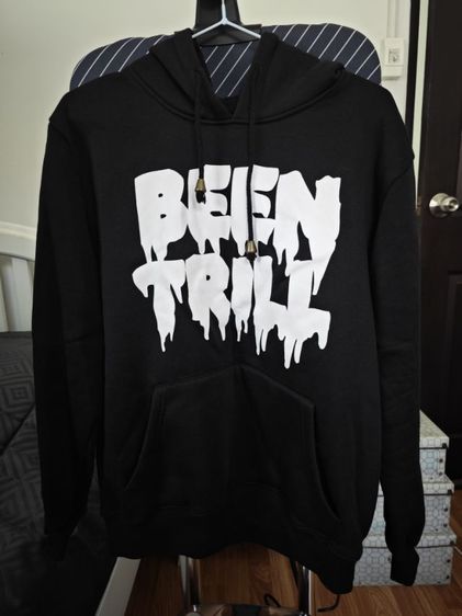 เสื้อกันหนาวฮูกแขนสั้นสภาพ 99 เปอร์เซ็นต์