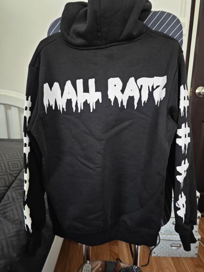 เสื้อกันหนาวฮูกแขนสั้นสภาพ 99 เปอร์เซ็นต์ รูปที่ 3