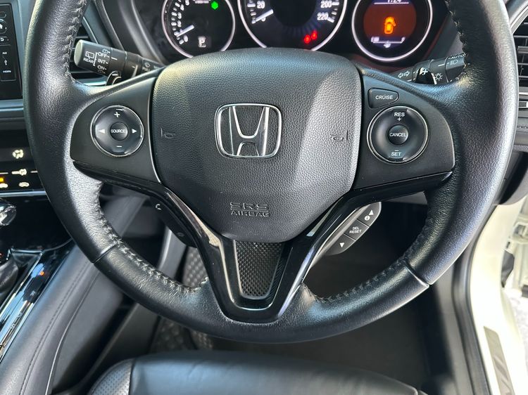Honda HR-V 2017 1.8 EL Sedan เบนซิน ไม่ติดแก๊ส เกียร์อัตโนมัติ ขาว รูปที่ 3