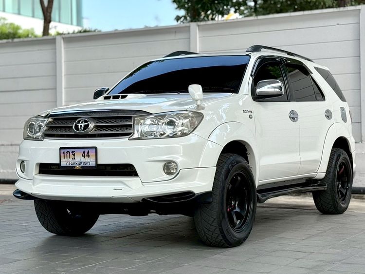 Toyota Fortuner 2009 3.0 V Utility-car ดีเซล ไม่ติดแก๊ส เกียร์อัตโนมัติ ขาว รูปที่ 3