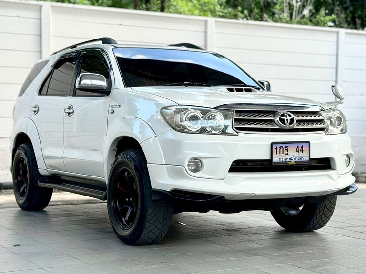 Toyota Fortuner 2009 3.0 V Utility-car ดีเซล ไม่ติดแก๊ส เกียร์อัตโนมัติ ขาว รูปที่ 2