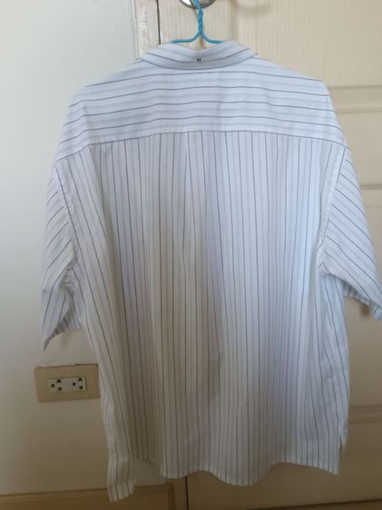 UNIQLO เสื้อเชิ้ตทรงหลวม แขนสั้น ไซส์ M สีขาว Off White ลายทาง รูปที่ 15