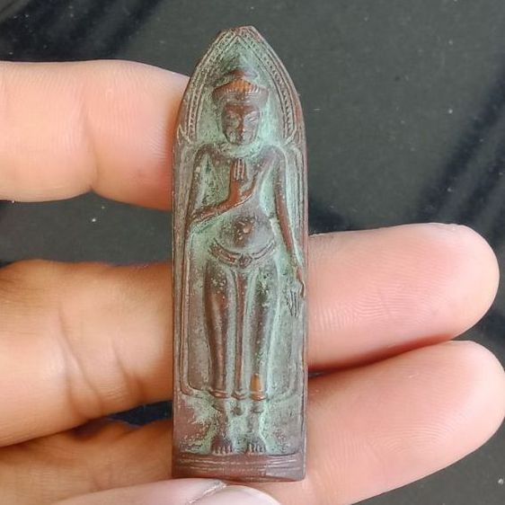 พระร่วงหลังรางปืน เก่า สวย ดูขลังมาก