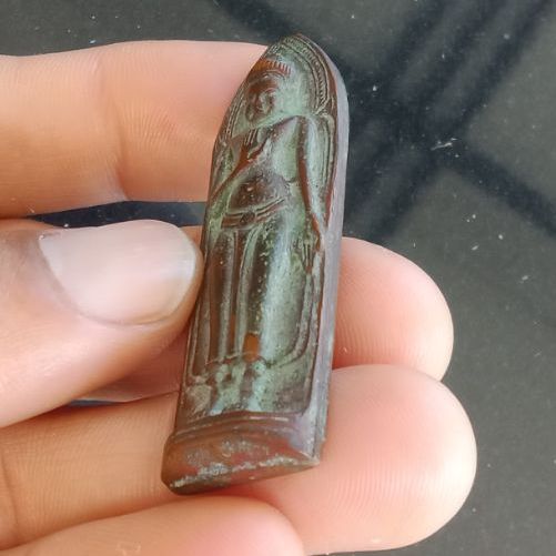 พระร่วงหลังรางปืน เก่า สวย ดูขลังมาก รูปที่ 2