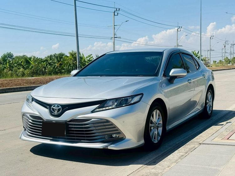 รถ Toyota Camry 2.0 G สี บรอนซ์เงิน