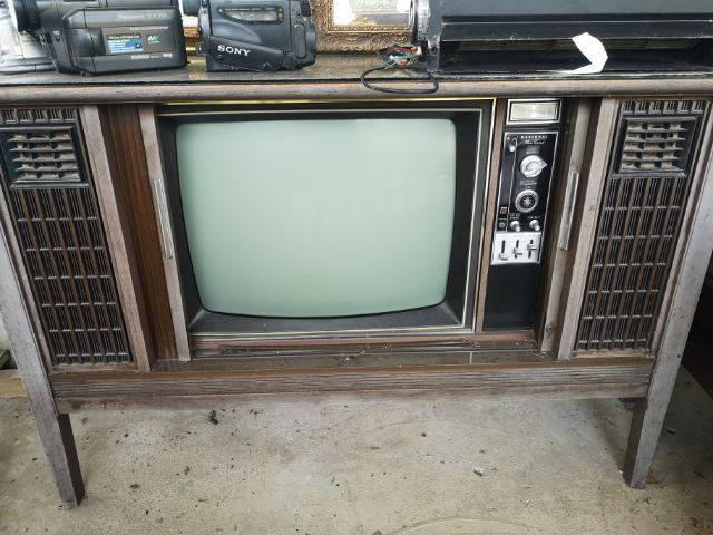 อื่นๆ ขายทีวีเก่าโบราณ​