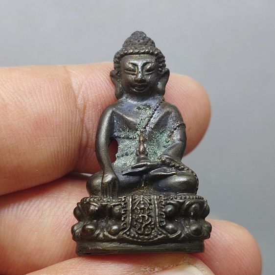 พระกริ่งคุ้มเกล้า (กริ่งศิรากาศ หน้าจีน ก้นถ้วย) เนื้อนวะโลหะ หายาก พ.ศ.2524 หายาก