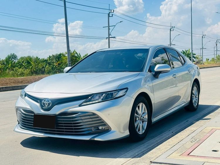 รถ Toyota Camry 2.0 G สี บรอนซ์เงิน