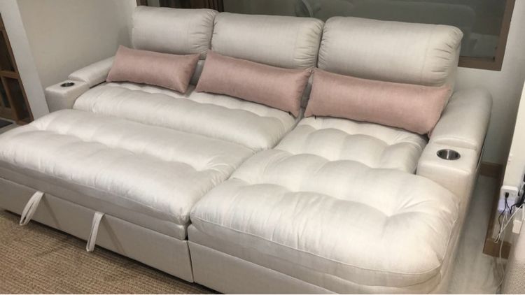 ขายโซฟาBEDขนาด4ที่นั่ง ปรับนอน มีปลั๊กไฟและ usbในตัว วางแก้วน้ำได้ ได้สภาพ90