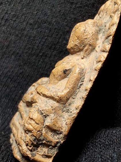 พระรอดลำพูนพิมพ์ใหญ่ครับ รูปที่ 10