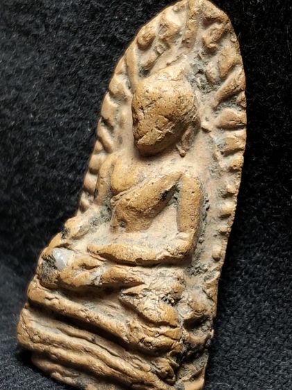 พระรอดลำพูนพิมพ์ใหญ่ครับ รูปที่ 18