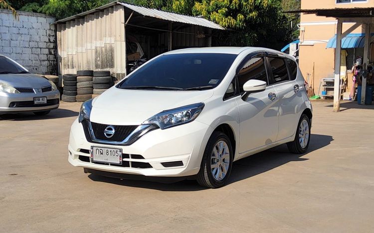 รถ Nissan Note 1.2 V สี ขาว