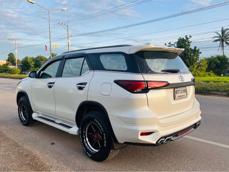 Toyota Fortuner 2017 2.4 V 4WD ดีเซล ไม่ติดแก๊ส เกียร์อัตโนมัติ ขาว รูปที่ 3