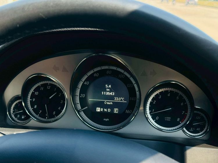 Mercedes-Benz E-Class 2011 E250 Sedan เบนซิน เกียร์อัตโนมัติ ดำ รูปที่ 4