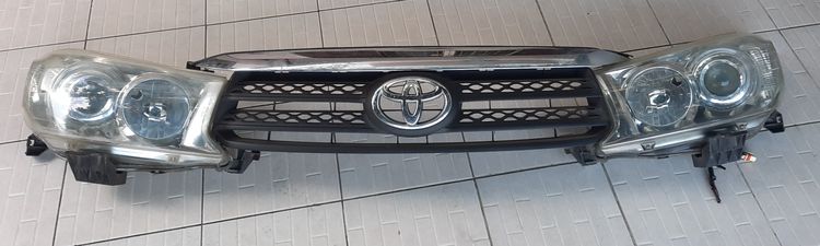 ไฟ หน้า toyota vigo  fortuner