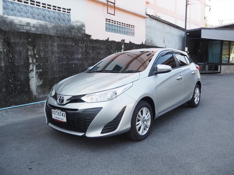 Toyota Yaris 2019 1.5 E Sedan เบนซิน ไม่ติดแก๊ส เกียร์อัตโนมัติ บรอนซ์เงิน รูปที่ 2