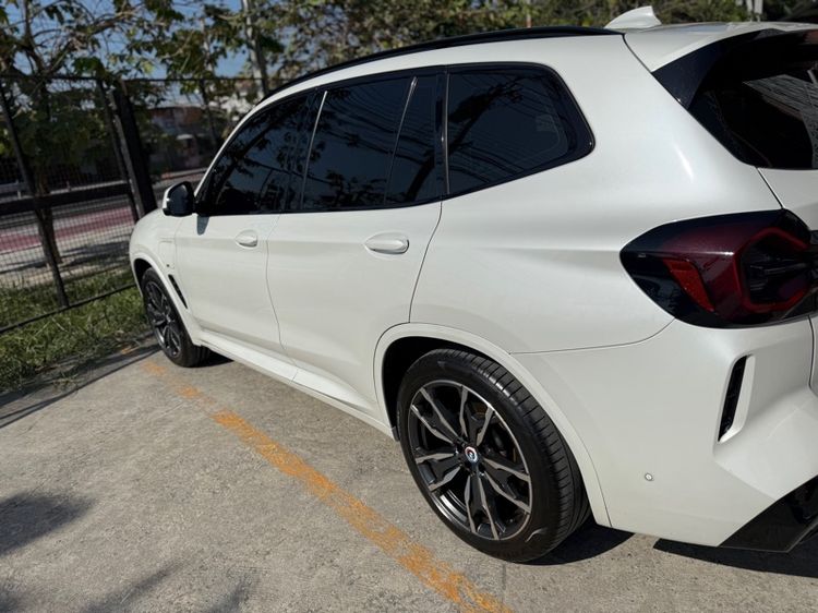 BMW X3 2023 2.0 xDrive30e M Sport 4WD Utility-car ปลั๊กอินไฮบริด (PHEV) เกียร์อัตโนมัติ ขาว รูปที่ 3
