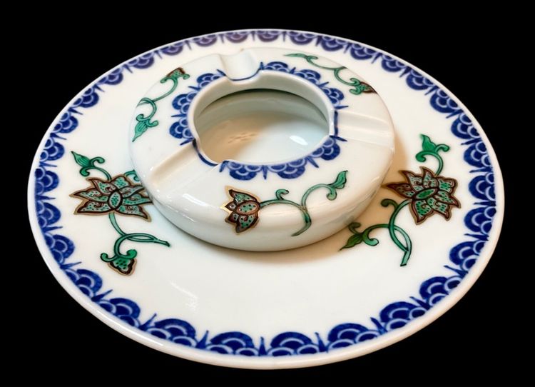 ที่เขี่ยบุหรี่กระเบื้อง รูปที่ 2