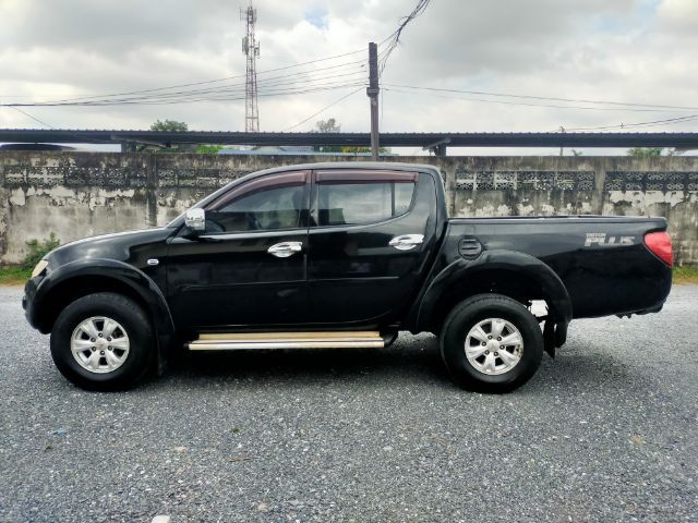 Mitsubishi Triton 2014 2.5 Plus VG Turbo Pickup ดีเซล ไม่ติดแก๊ส เกียร์ธรรมดา ดำ รูปที่ 3