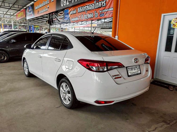 Toyota Yaris ATIV 2018 1.2 E Sedan เบนซิน ไม่ติดแก๊ส เกียร์อัตโนมัติ ขาว รูปที่ 4