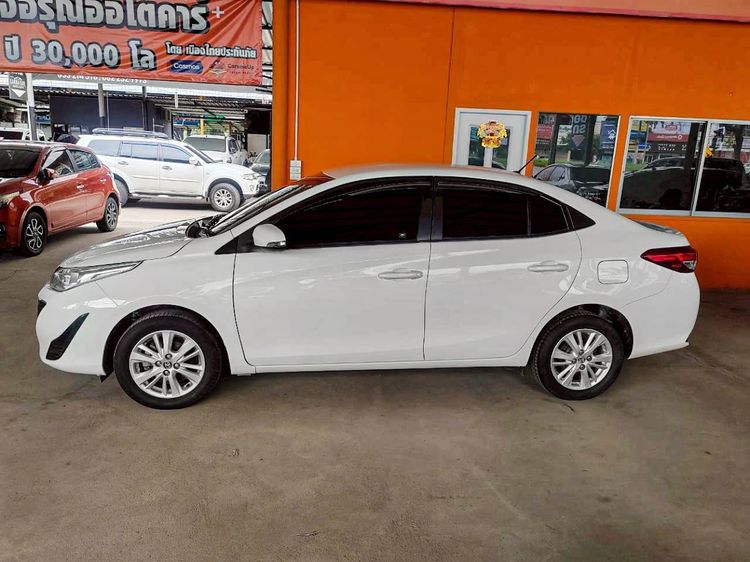 Toyota Yaris ATIV 2018 1.2 E Sedan เบนซิน ไม่ติดแก๊ส เกียร์อัตโนมัติ ขาว รูปที่ 2