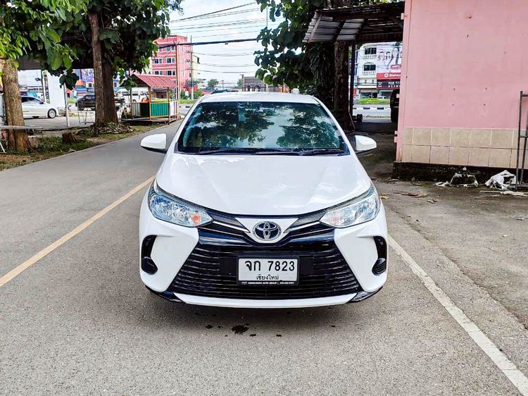 Toyota Yaris ATIV 2021 1.2 Entry Sedan เบนซิน ไม่ติดแก๊ส เกียร์อัตโนมัติ ขาว รูปที่ 2