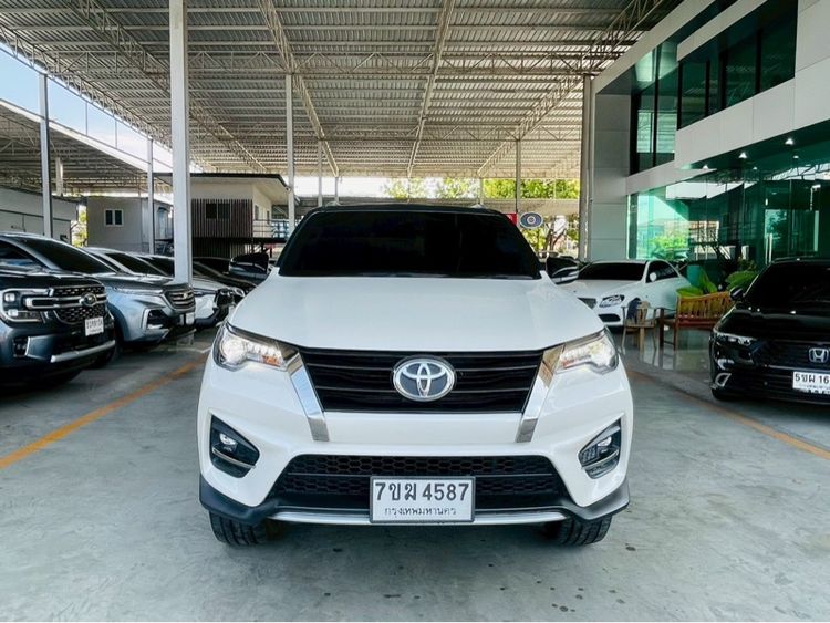 Toyota Fortuner 2020 2.8 TRD Sportivo Utility-car ดีเซล ไม่ติดแก๊ส เกียร์อัตโนมัติ ขาว รูปที่ 2