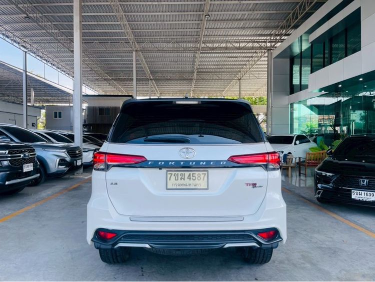 Toyota Fortuner 2020 2.8 TRD Sportivo Utility-car ดีเซล ไม่ติดแก๊ส เกียร์อัตโนมัติ ขาว รูปที่ 4