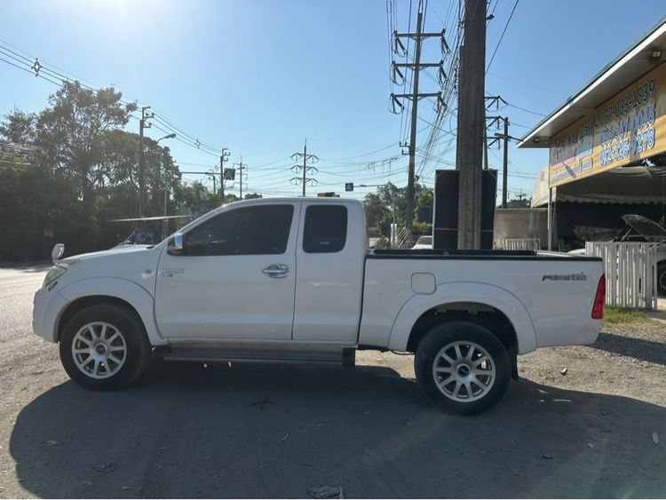 Toyota Hilux Vigo 2010 2.5 E Prerunner VN Turbo Pickup ดีเซล ไม่ติดแก๊ส เกียร์ธรรมดา ขาว รูปที่ 4