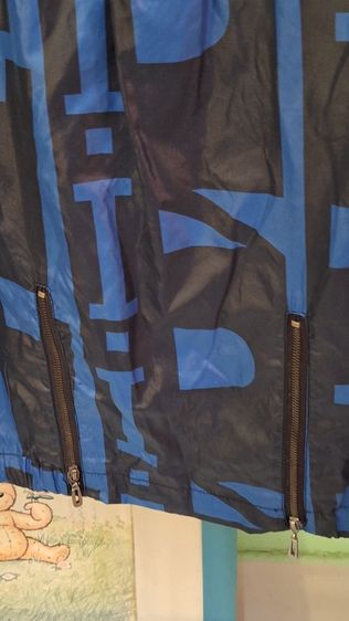 เสื้อแจ็คเก็ตลายกราฟฟิก