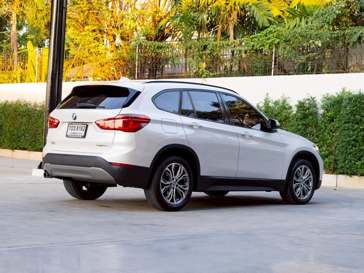 BMW X1 2019 1.5 sDrive18i Iconic Utility-car เบนซิน ไม่ติดแก๊ส เกียร์อัตโนมัติ ขาว รูปที่ 4
