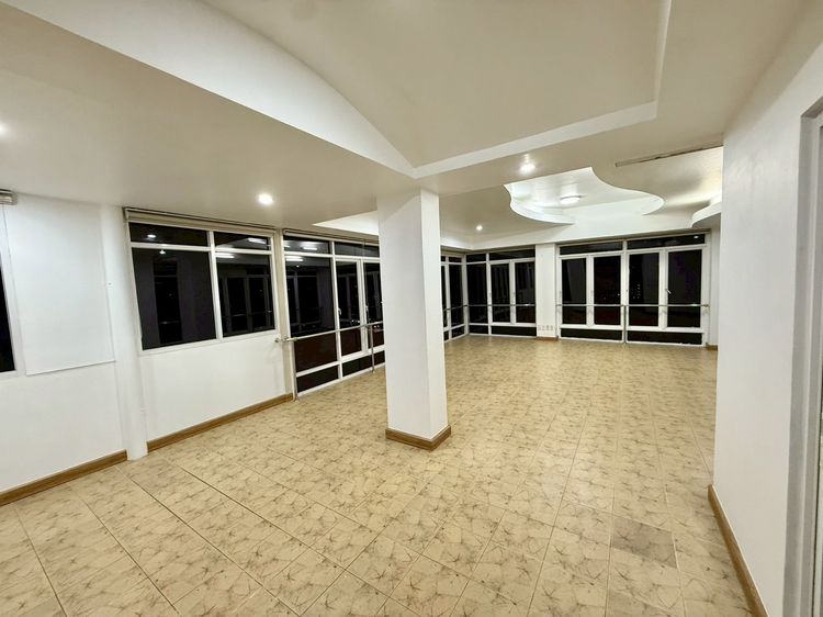 อื่นๆ ไม่อนุญาต ไม่มี สร้างเสร็จก่อน 2010 พื้นที่สำนักงานให้เช่า รูปที่ 3