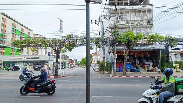 ขายอาคารพาณิชย์ 2 คูหา 3.5 ชั้น อ่อนนุช 21 ทำเลทอง เหมาะทำธุรกิจ ราคาพิเศษ รูปที่ 2