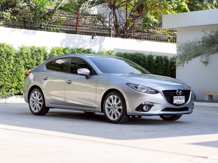 รถ Mazda Mazda3 2.0 S สี บรอนซ์เงิน