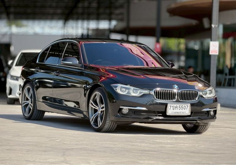 รถ BMW Series 3 320d สี ดำ