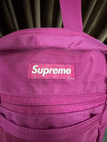 Supreme puffer hockey pullover และ shoulder bag ss17 magenta รูปที่ 8