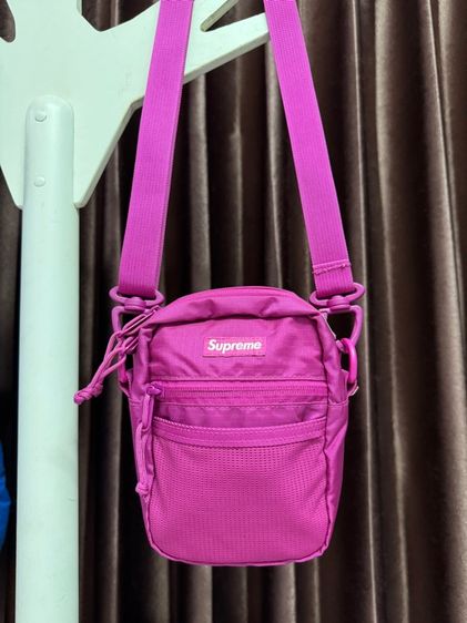 Supreme puffer hockey pullover และ shoulder bag ss17 magenta รูปที่ 6