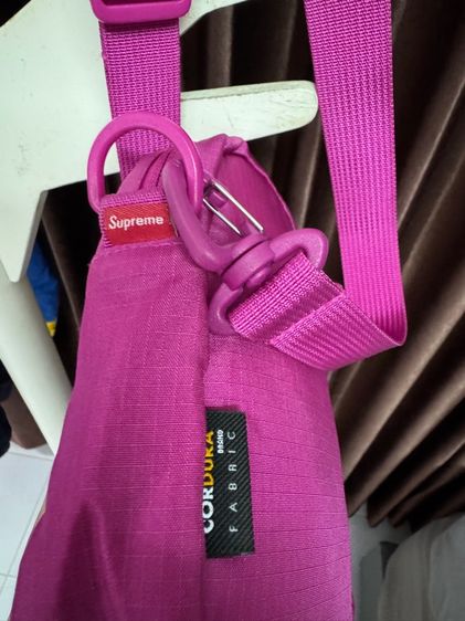 Supreme puffer hockey pullover และ shoulder bag ss17 magenta รูปที่ 7
