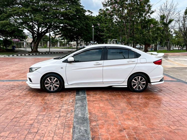 Honda City 2017 1.5 V Sedan เบนซิน ไม่ติดแก๊ส เกียร์อัตโนมัติ ขาว รูปที่ 4