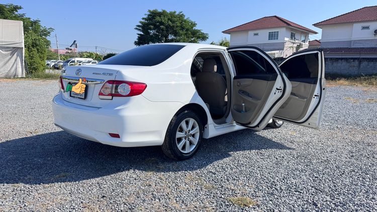 Toyota Altis 2013 1.6 E CNG Sedan เบนซิน NGV เกียร์อัตโนมัติ ขาว รูปที่ 4