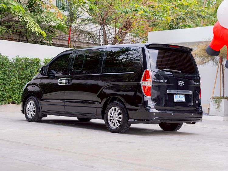 Hyundai H-1  2014 2.5 Deluxe Utility-car ดีเซล ไม่ติดแก๊ส เกียร์อัตโนมัติ ดำ รูปที่ 4