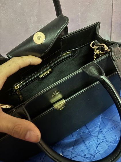 Lyn amaze s handbags. รูปที่ 5