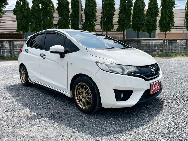 Honda Jazz 2015 1.5 V Plus i-VTEC Sedan เบนซิน ไม่ติดแก๊ส เกียร์อัตโนมัติ ขาว รูปที่ 3
