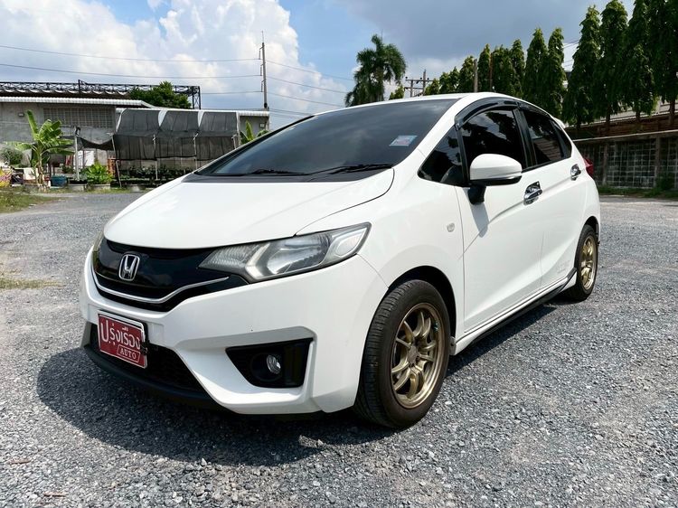 รถ Honda Jazz 1.5 V Plus i-VTEC สี ขาว
