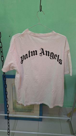 เสื้อยืดคอกลมแขนสั้น จากแบรนด์ Palm Angels พิมพ์ลายกล้วยที่มีเปลือกลายเสือดาว รูปที่ 2