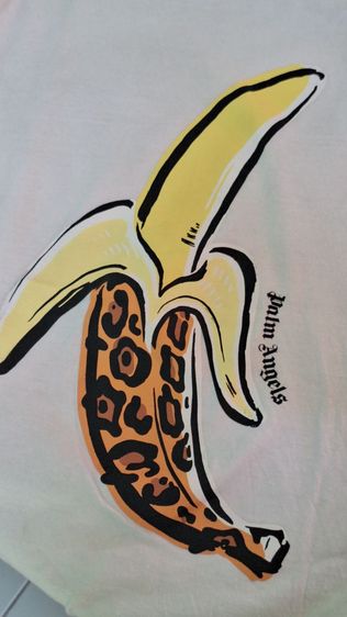 เสื้อยืดคอกลมแขนสั้น จากแบรนด์ Palm Angels พิมพ์ลายกล้วยที่มีเปลือกลายเสือดาว รูปที่ 3