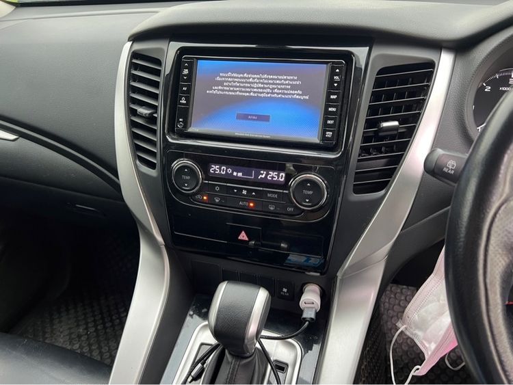 รถ Mitsubishi Pajero Sport 2.4 GT สี ขาว